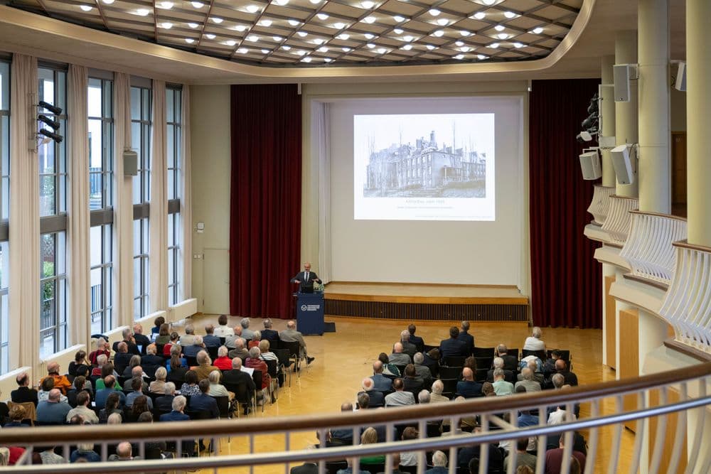 2023 − Der König-Bau