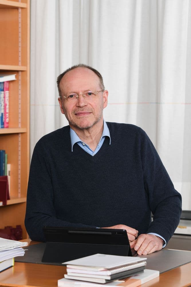 Kurt Kremer erhält Hermann-Staudinger-Preis