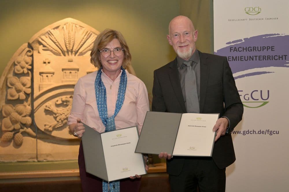 Foto der FGCU-Preisträger 2026 Dr. Uta Purgahn und Prof. Dr. Jens Friedrich