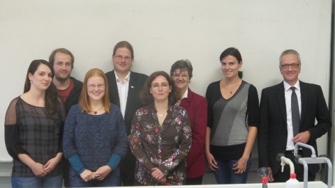 Das neue Potsdamer Sprecherteam mit den Referenten des Berufsbild Chemiker (V.l.n.r.): Nastja Berndt (Stellvertreterin), Stephan Audörsch (Kassenwart), Pia Brinkmann (Beisitzerin), Peter Sawinski (Nord-Ost-Chemie), Viola Muth (UP Transfer), Karen Hindson (Wiley-VCH), Anika Krause (Sprecherin), Alex Föller (TEGEWA)