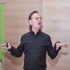 Alfred Flint vermittelt das chemische Gleichgewicht
